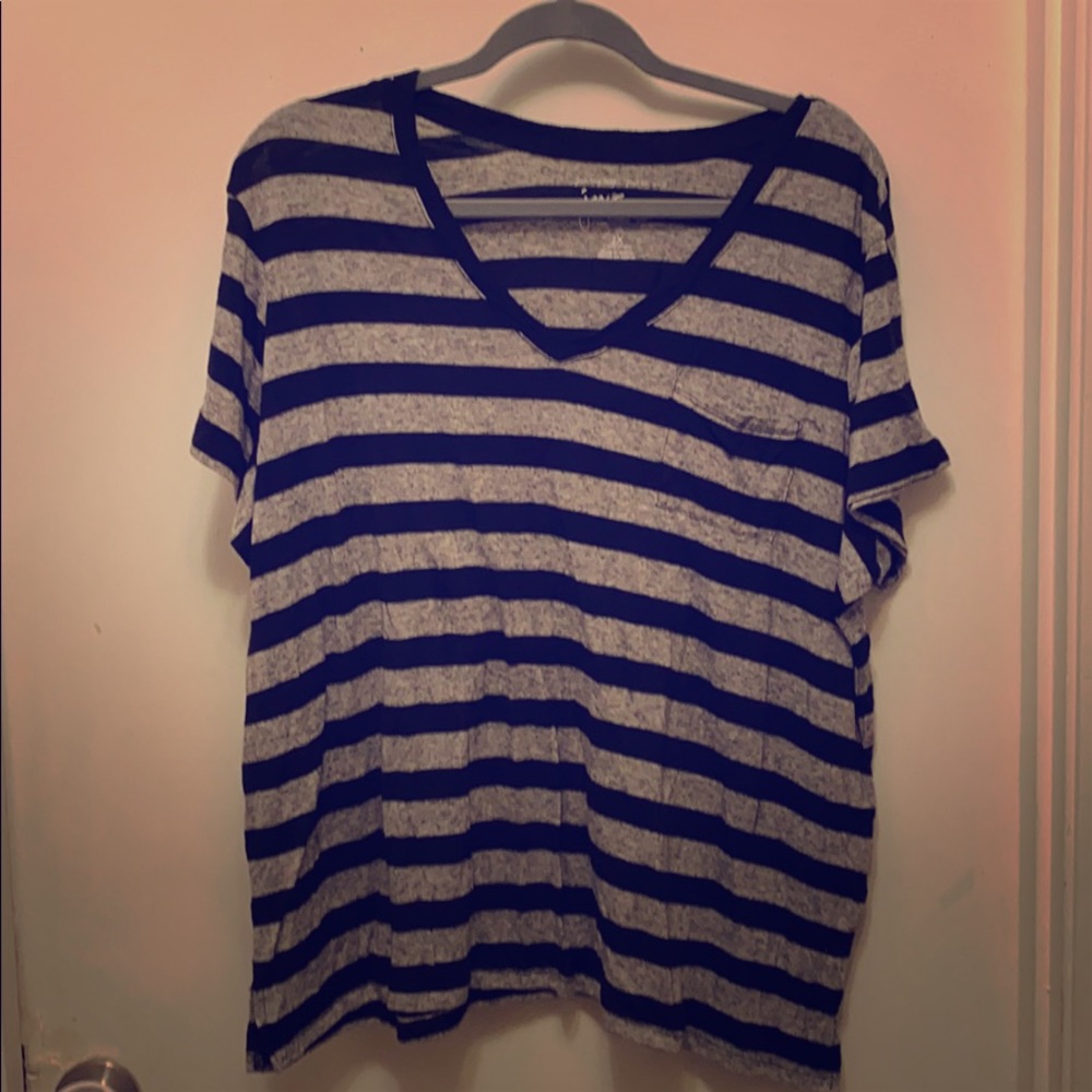 Gray and black T-shirt with pocket in front